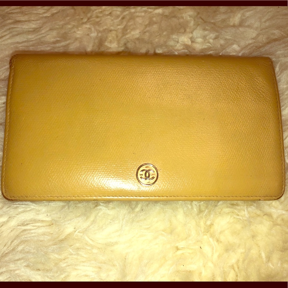 CHANEL Vintage Leather CC Long Bi-Fold Wallet